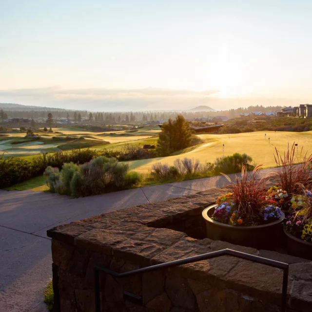 Wide open skies, endless trails, and views that never get old. Scenic moments are just part of the everyday at Tetherow.
Come see what Bend looks like from here.

🏷️Tetherow | Bend, OR
#TetherowViews #BendOregon #MountainVibes #ScenicEscape #HighDesertBeauty #StayAtTetherow
