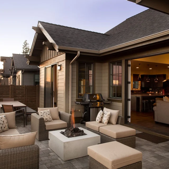 Tetherow’s vacation rentals offer room to roam and space to stay, ideal for families, with spacious living areas, full kitchens, and room for everyone to relax and reconnect. Homes and cottages feature patios with hot tubs and fire pits—perfect for making s’mores under the stars.
🏷️Tetherow | Bend, OR
#TetherowStays #FamilyVacation #BendOregon #SummerEscape #vacationrentals