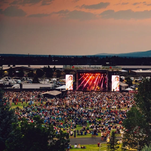 The FairWell Festival is back July 18–19, bringing top artists, incredible energy, and unforgettable moments to Bend. Make Tetherow your home for the weekend—close to the music, surrounded by nature, and the perfect place to unwind after the show.

📸 @charles.reagan

🏷️Tetherow | Bend, OR
#FairWellFestival #BendOregon #TetherowStay #SummerMusicFestival #festivalweekend